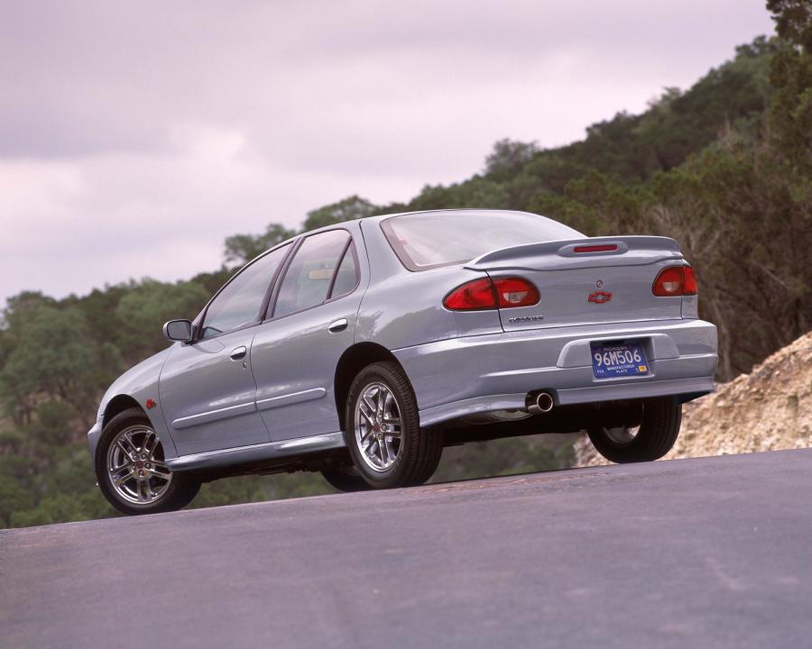  Chevrolet Cavalier 2000 года  (фото 9 из 25)